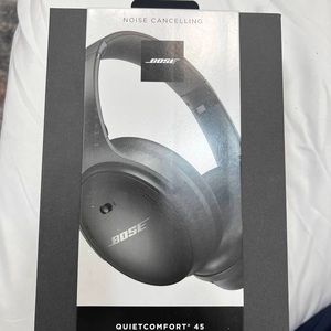 Brand new  Bose noise cancelling headphones
